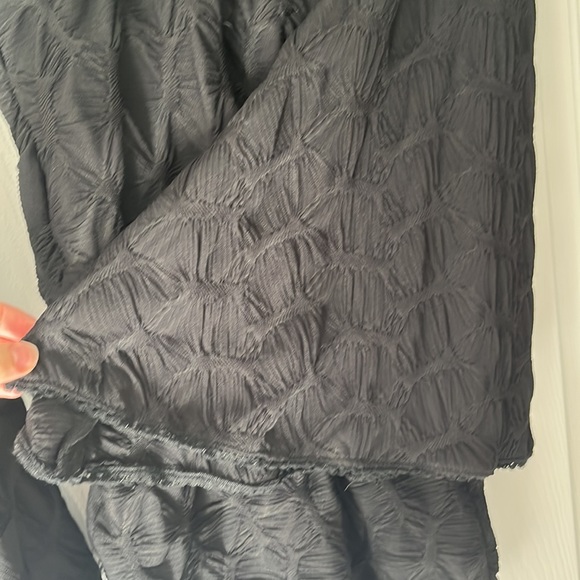 BEBE Fitted black dress with bell sleeves - Picture 6 of 6